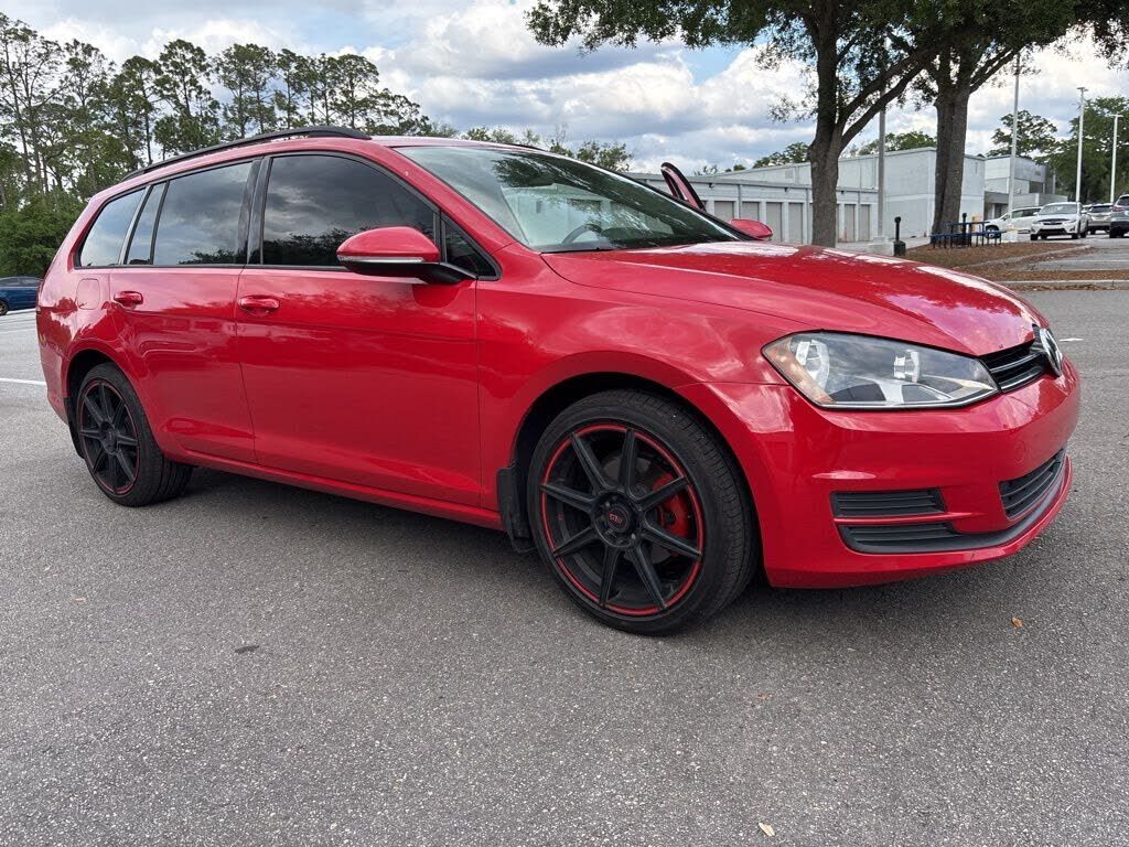 2017 VOLKSWAGEN Golf SportWagen
