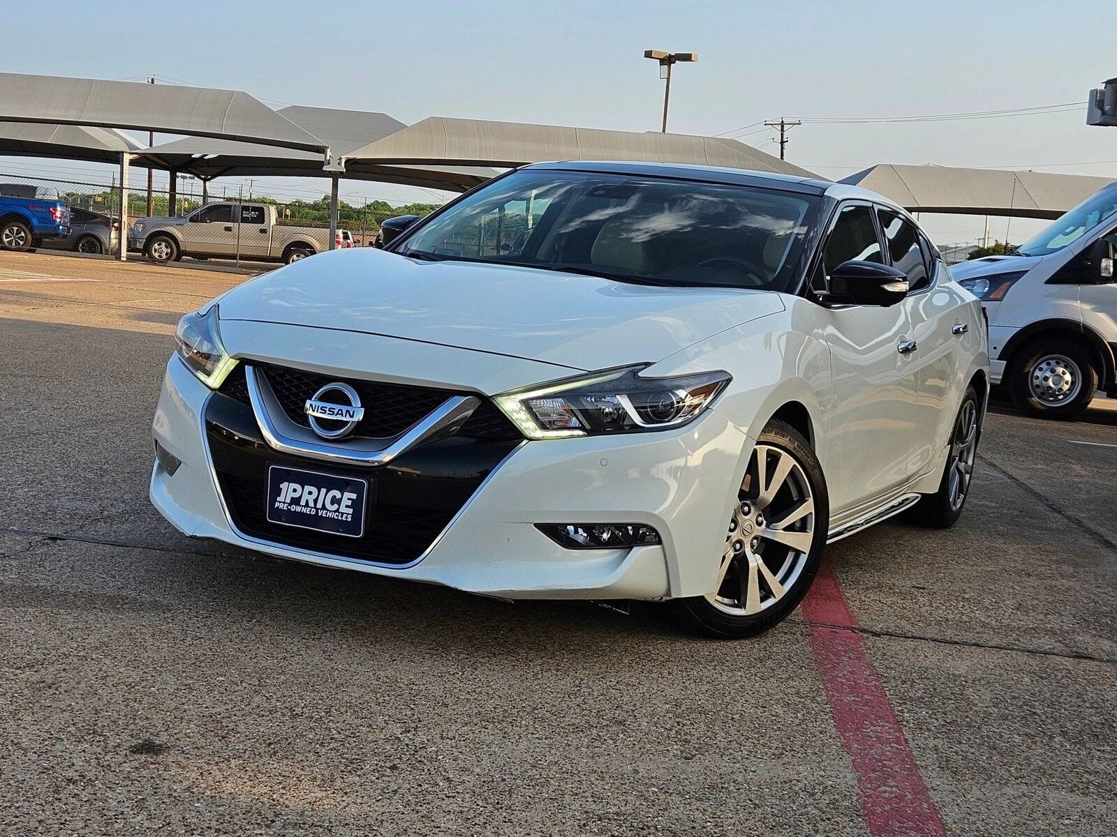 2016 NISSAN Maxima