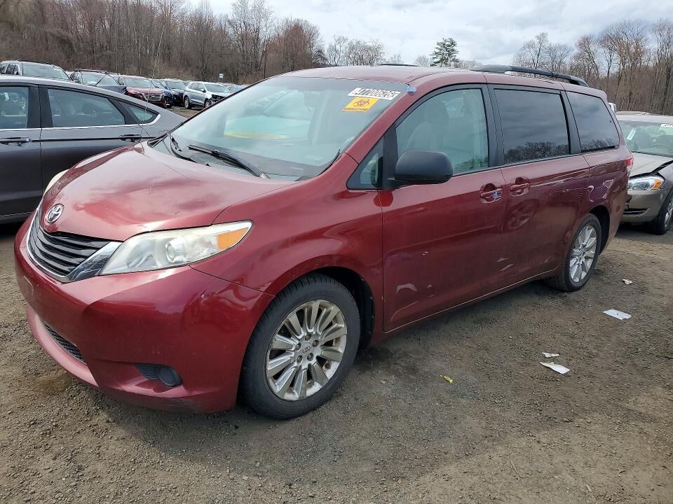 2011 TOYOTA Sienna