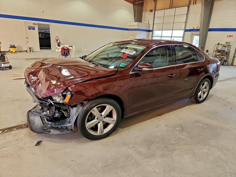 2013 VOLKSWAGEN Passat