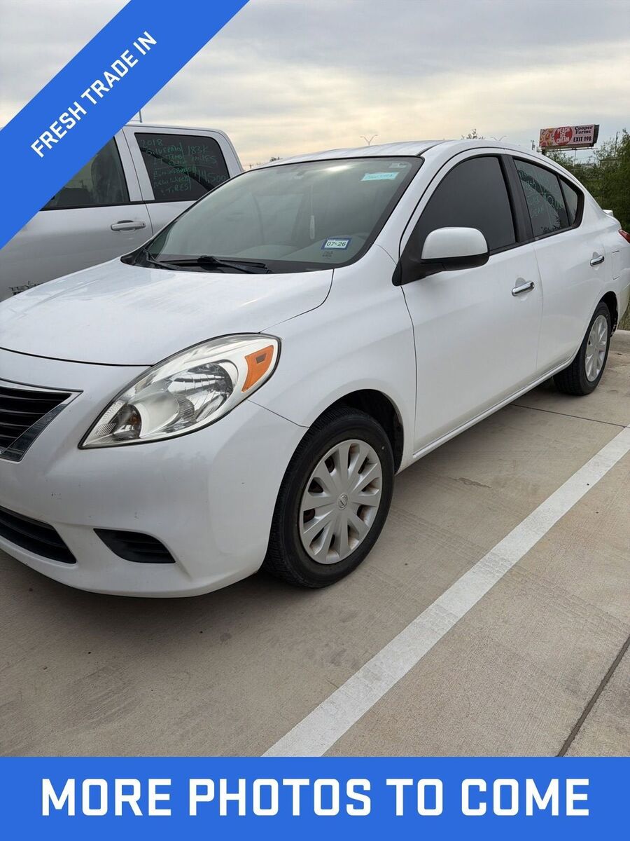2013 NISSAN Versa