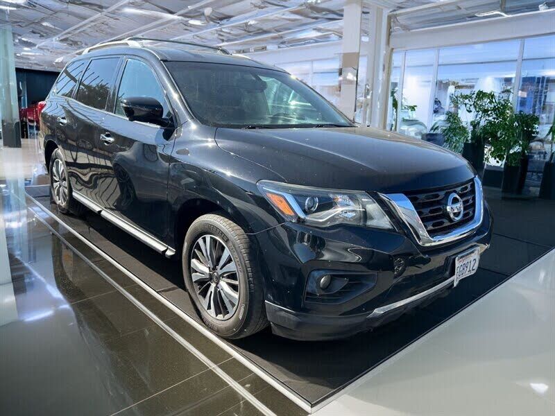 2018 NISSAN Pathfinder