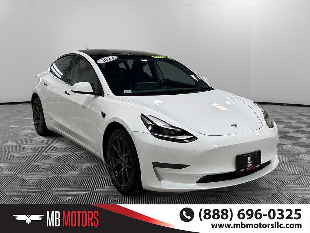 2022 TESLA Model 3
