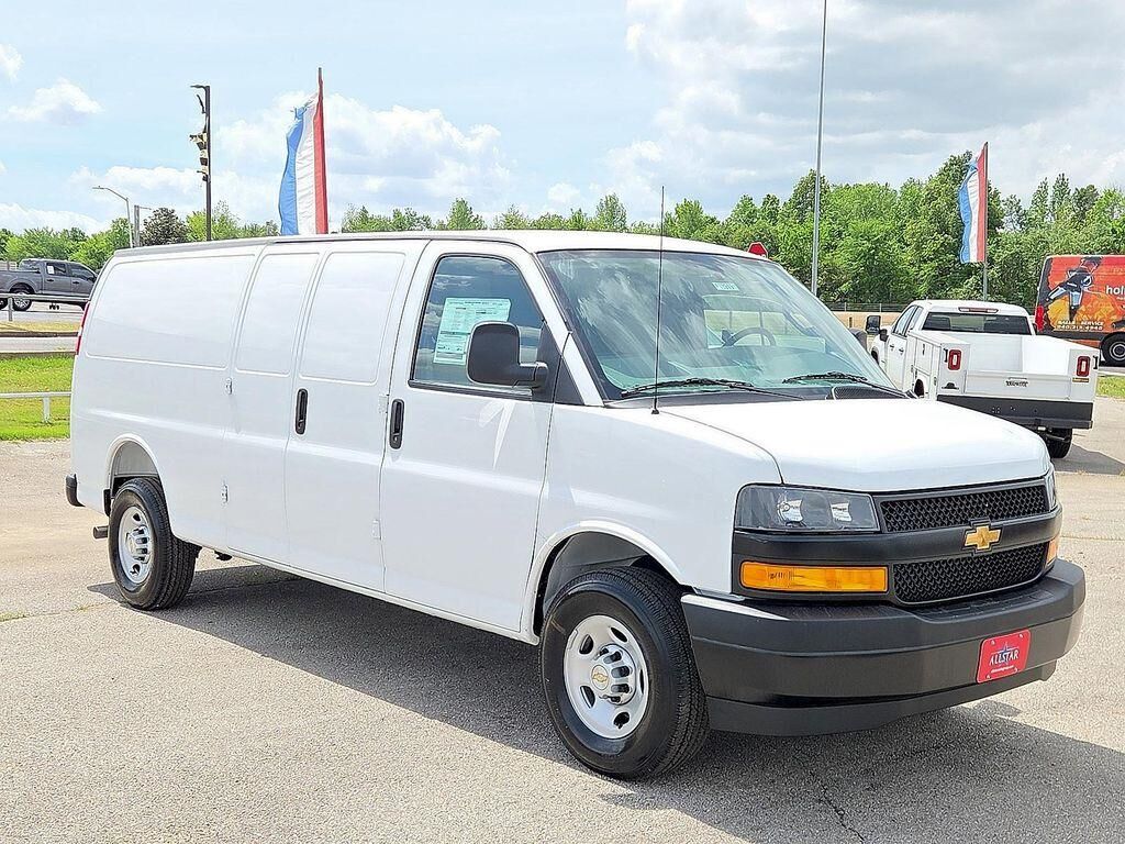 2026 CHEVROLET Express