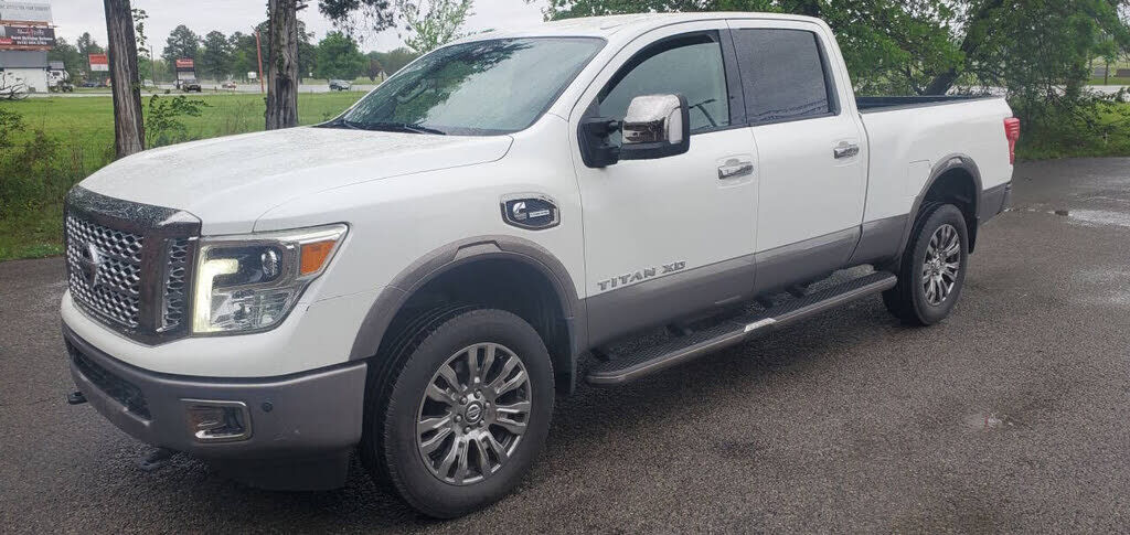 2017 NISSAN Titan