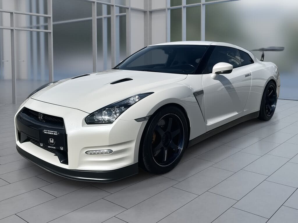 Nissan GT-R