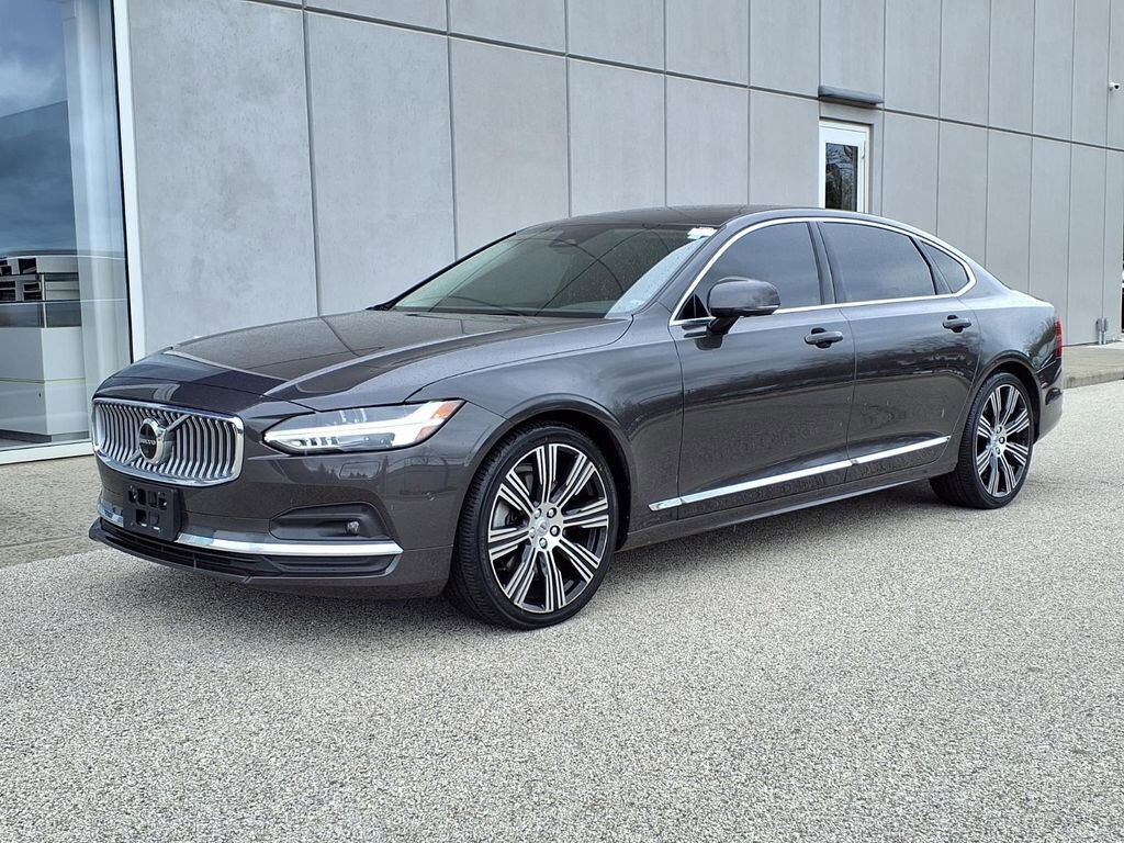 2023 VOLVO S90
