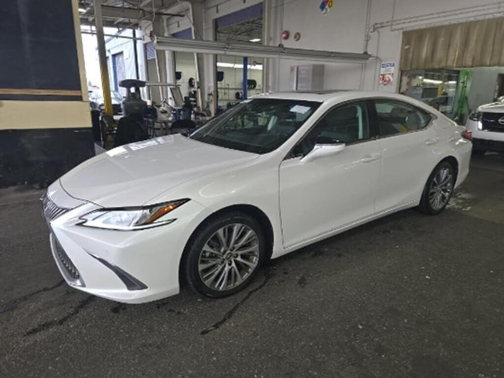 2021 LEXUS ES