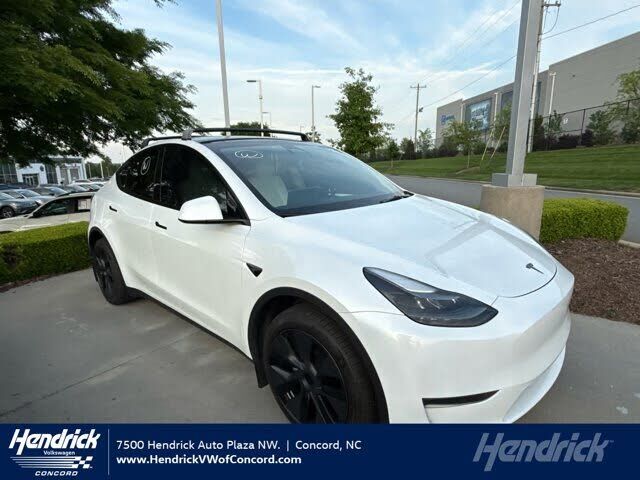 2024 TESLA Model Y