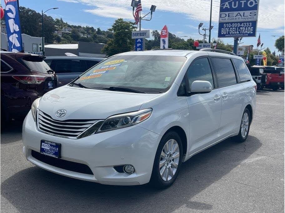 2015 TOYOTA Sienna