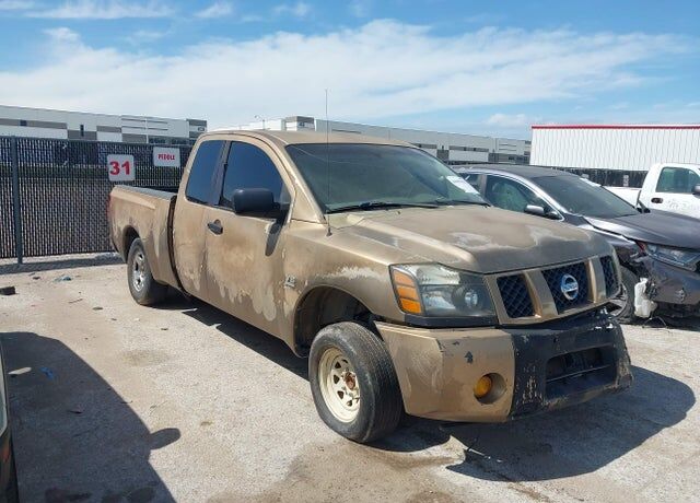 2004 NISSAN Titan