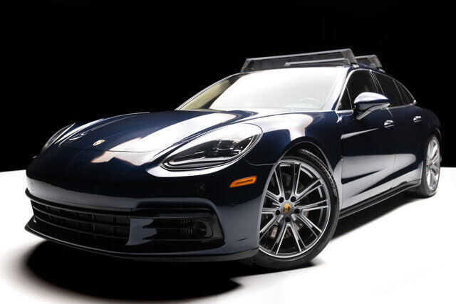2018 PORSCHE Panamera