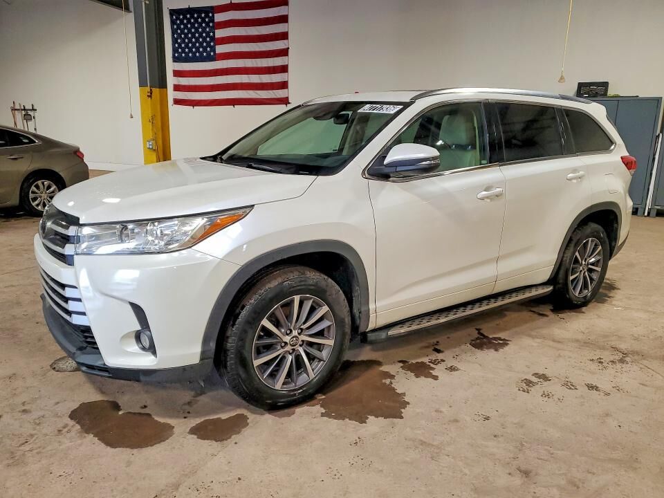 2017 TOYOTA Highlander