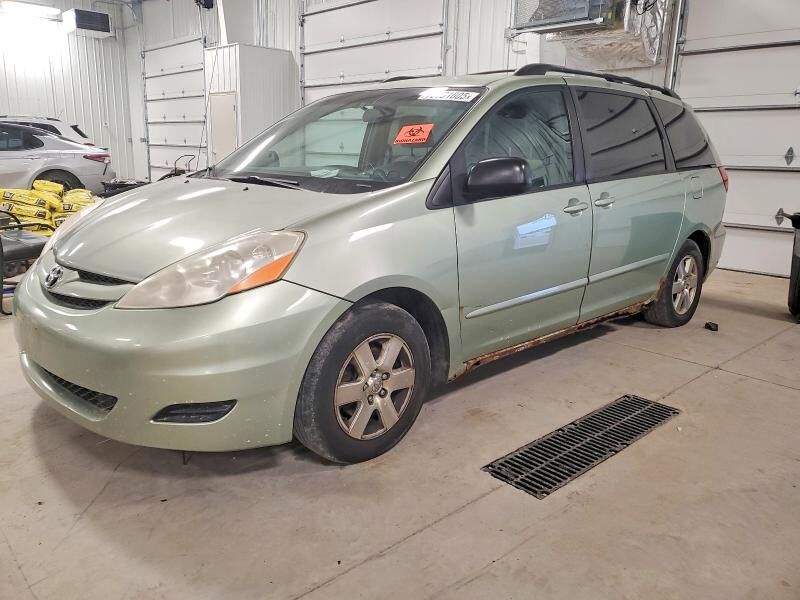 2009 TOYOTA Sienna
