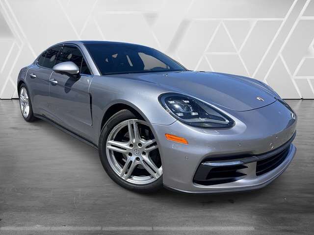 2017 PORSCHE Panamera