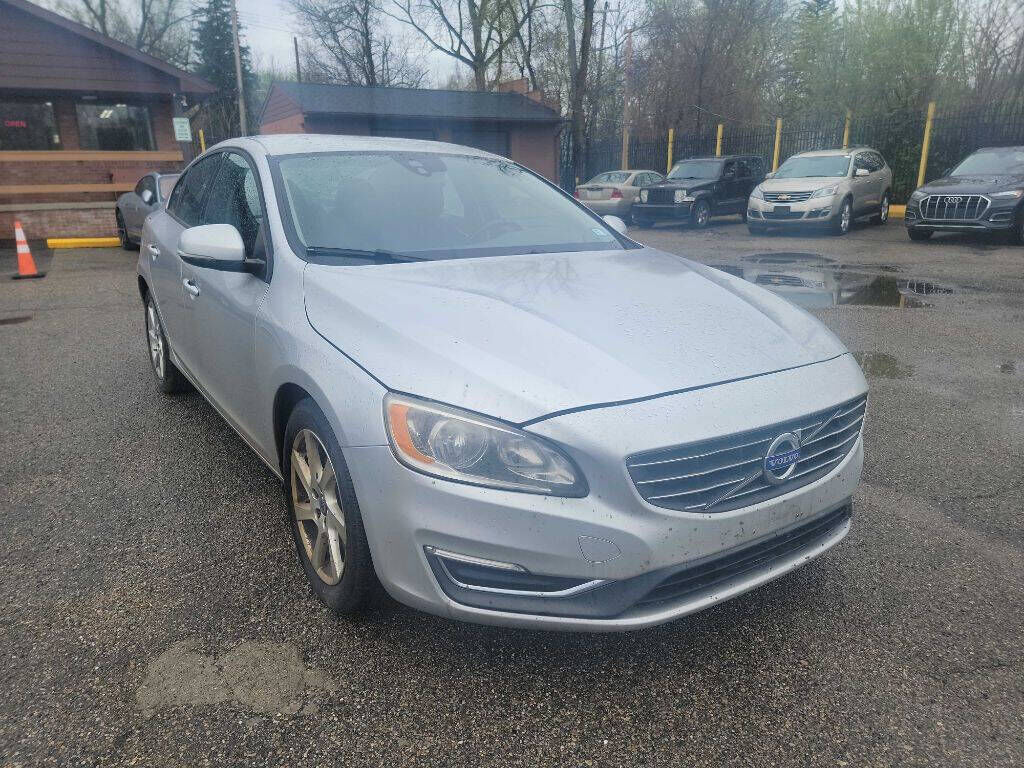 2015 VOLVO S60