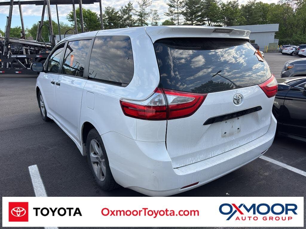 2018 TOYOTA Sienna