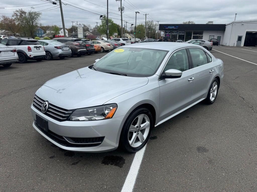 2013 VOLKSWAGEN Passat