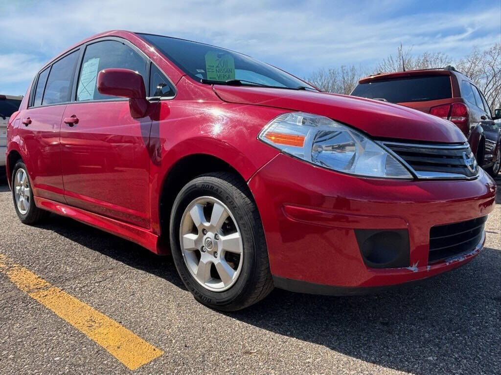 2011 NISSAN Versa