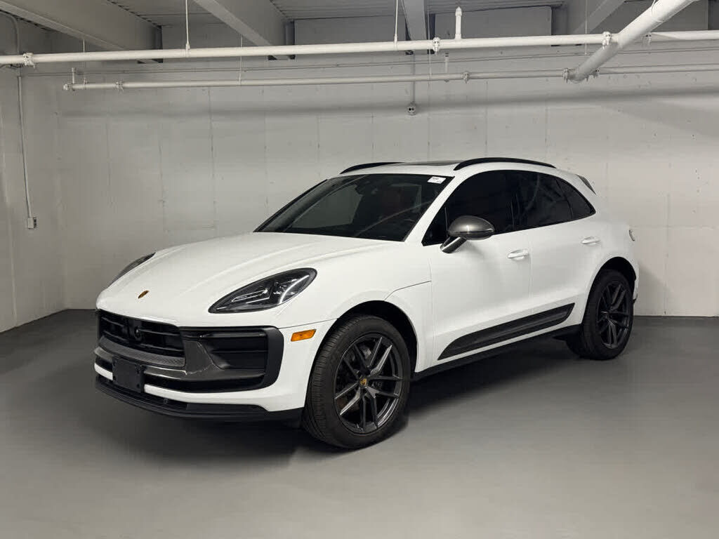 2023 PORSCHE Macan