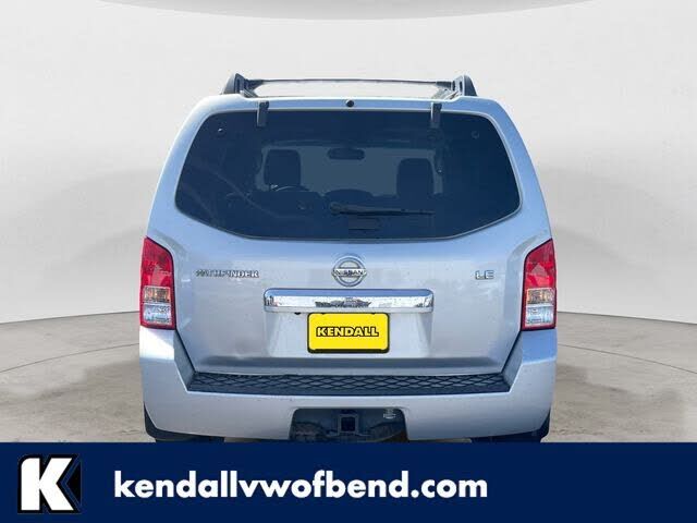 2011 NISSAN Pathfinder