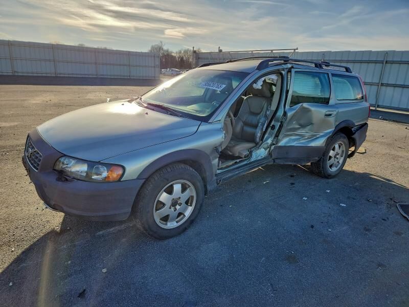 2004 VOLVO XC70