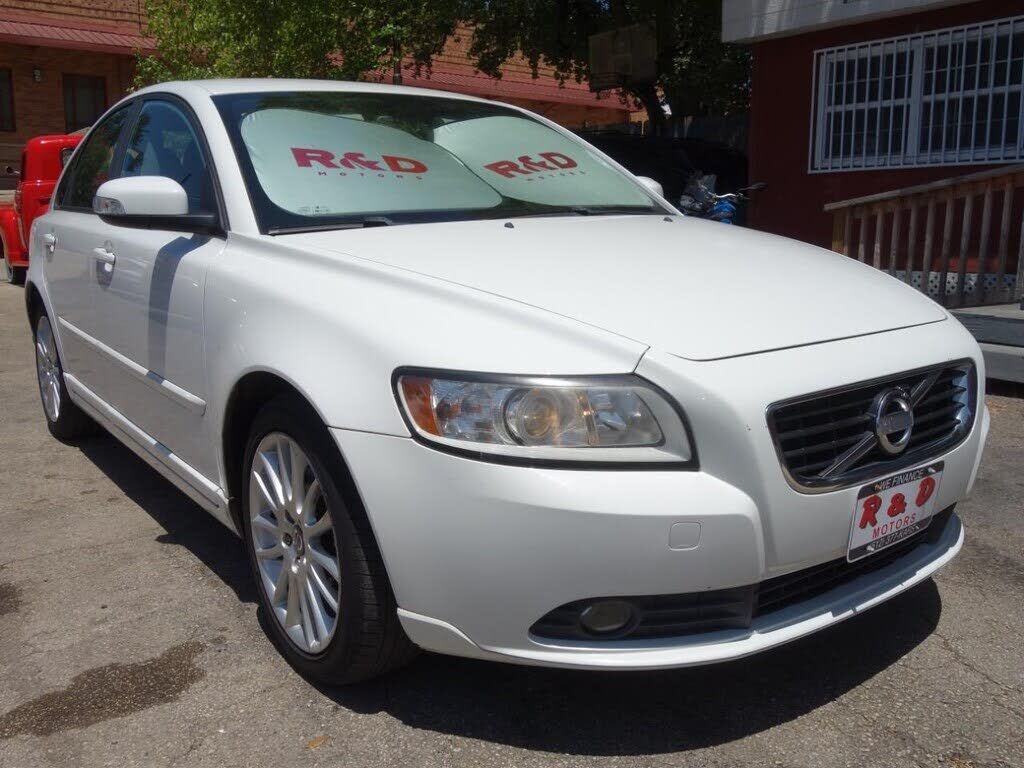 2011 VOLVO S40