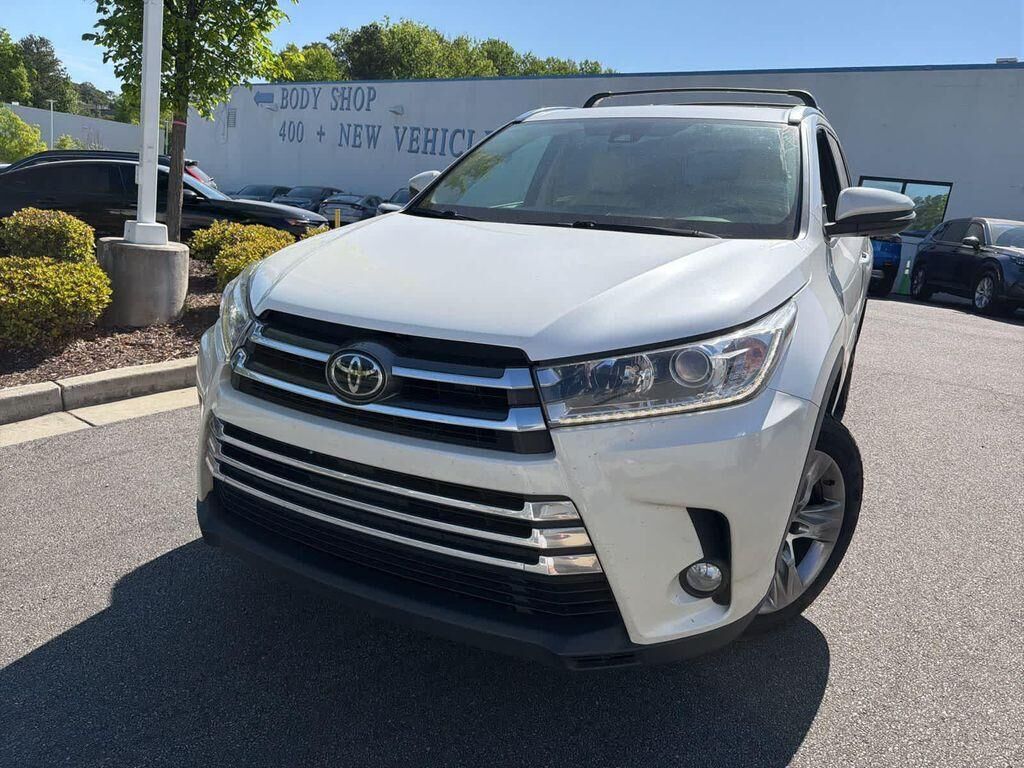 2017 TOYOTA Highlander