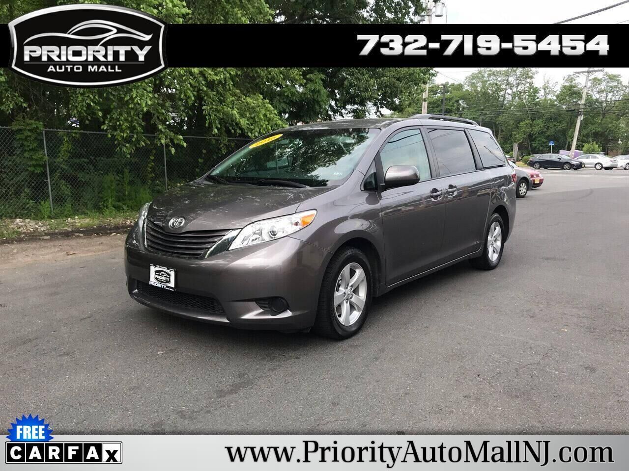2017 TOYOTA Sienna