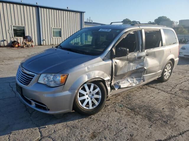 2016 CHRYSLER Town and Country