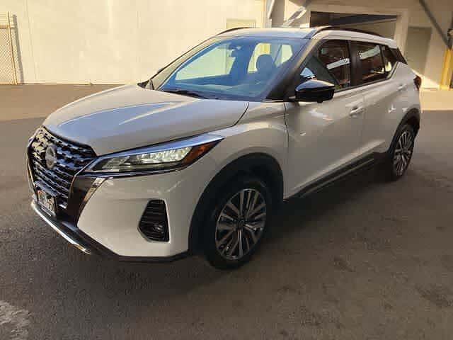 2024 NISSAN Kicks
