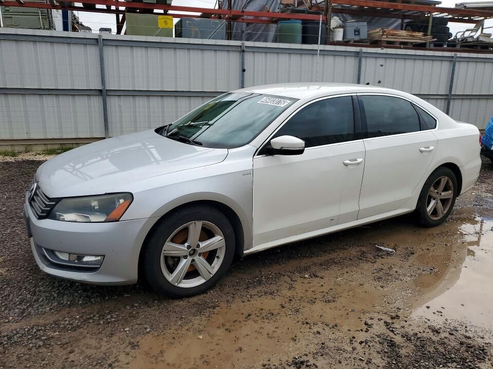 2015 VOLKSWAGEN Passat