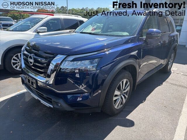 2022 NISSAN Pathfinder