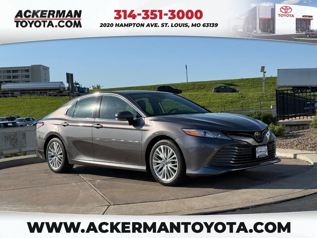 2019 TOYOTA Camry