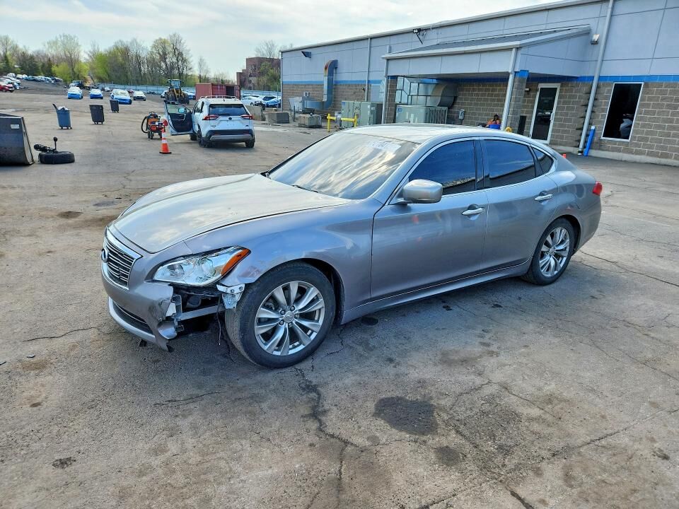 2012 INFINITI M37