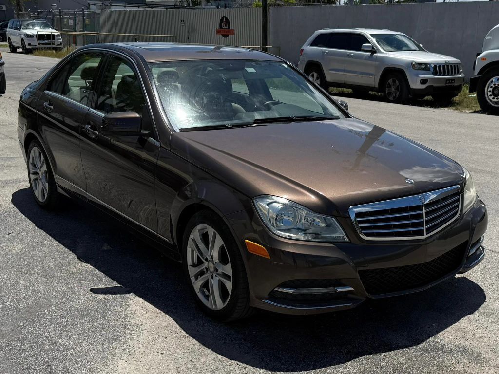 2013 MERCEDES-BENZ C-Class