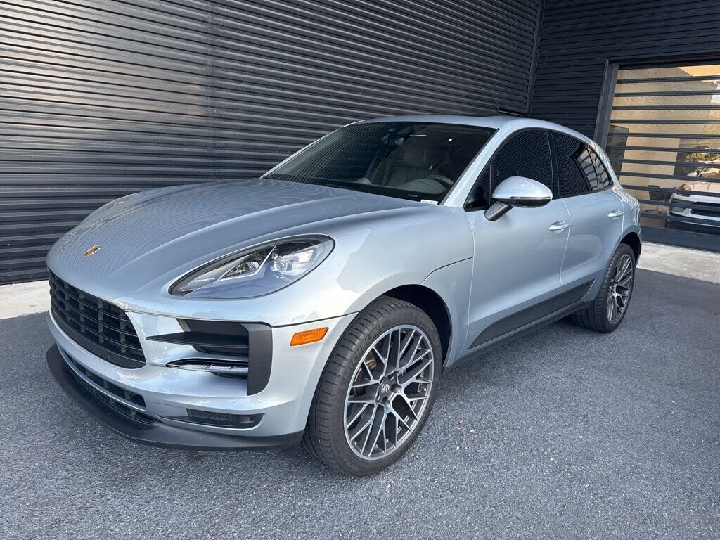 2020 PORSCHE Macan