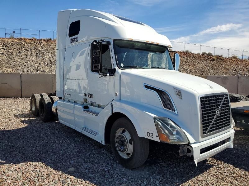 2014 VOLVO TRUCK VNL