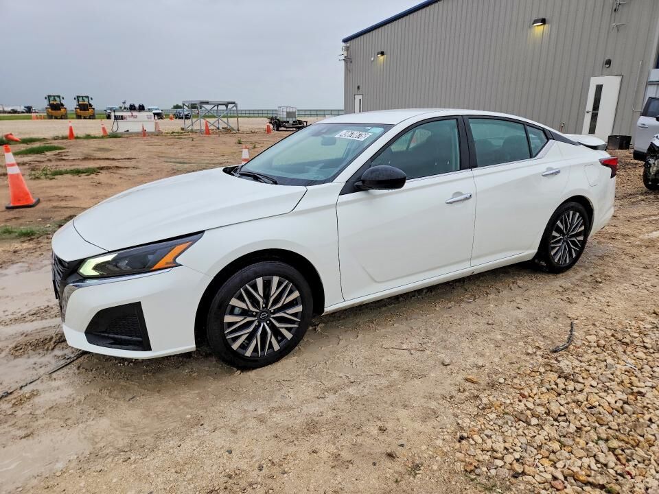 2025 NISSAN Altima
