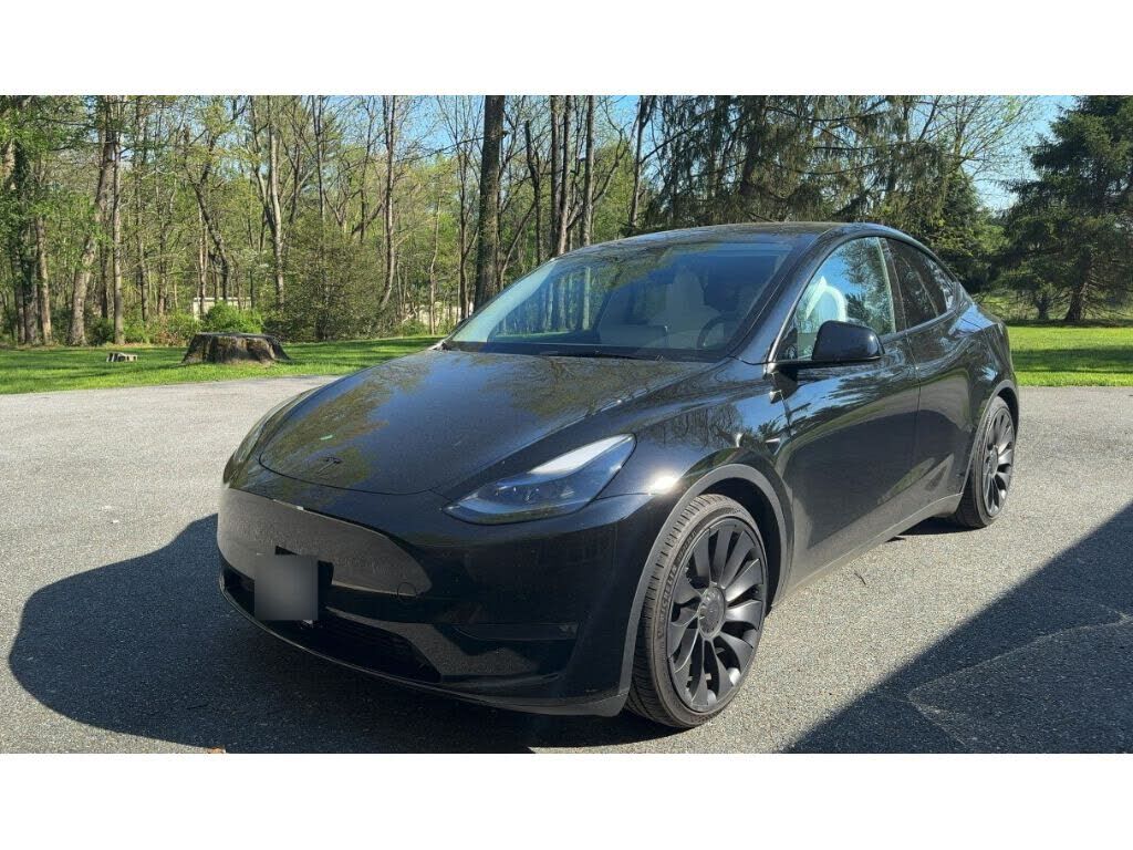 2024 TESLA Model Y