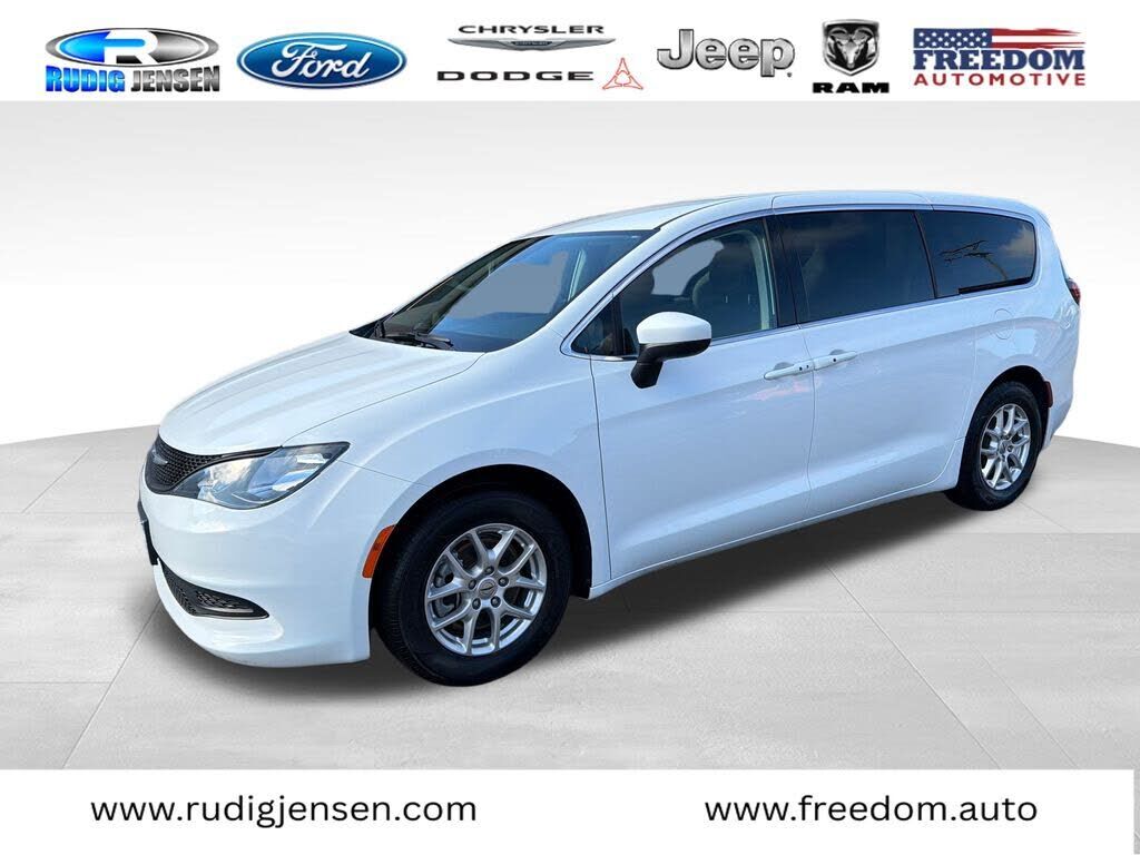 2023 CHRYSLER Voyager
