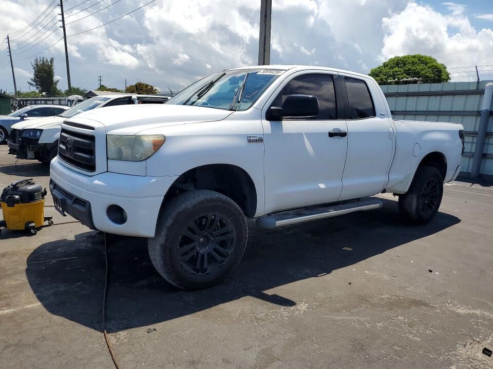 2010 TOYOTA Tundra