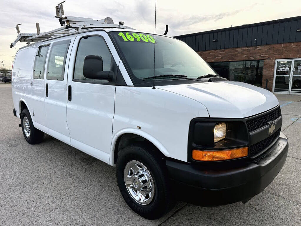 2013 CHEVROLET Express