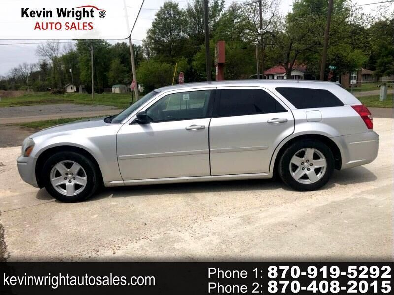 2005 DODGE Magnum