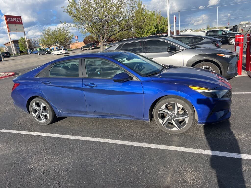 2023 HYUNDAI Elantra