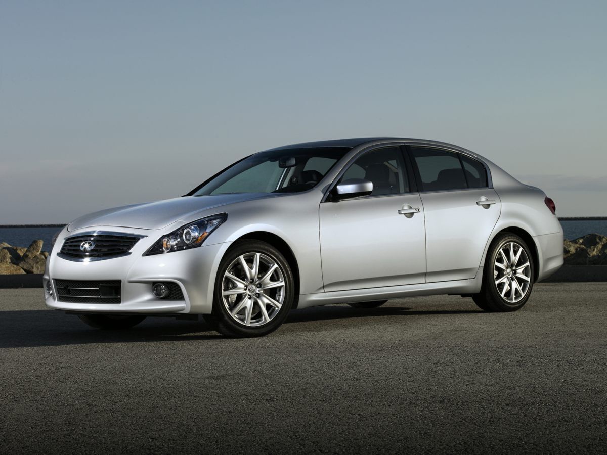 2013 INFINITI G37