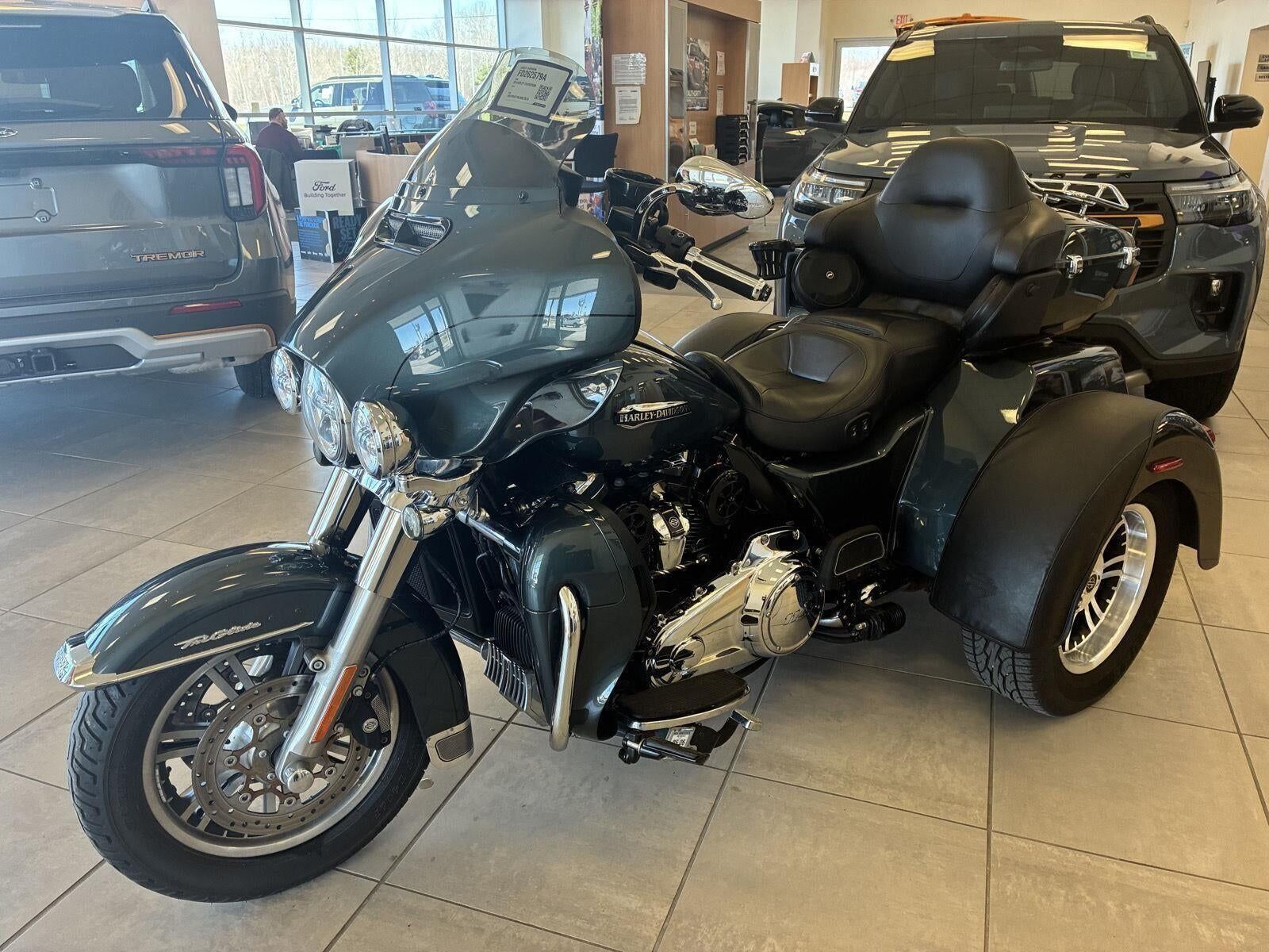 2020 HARLEY DAVIDSON FLHTCUTG / Tri Glide Ultra