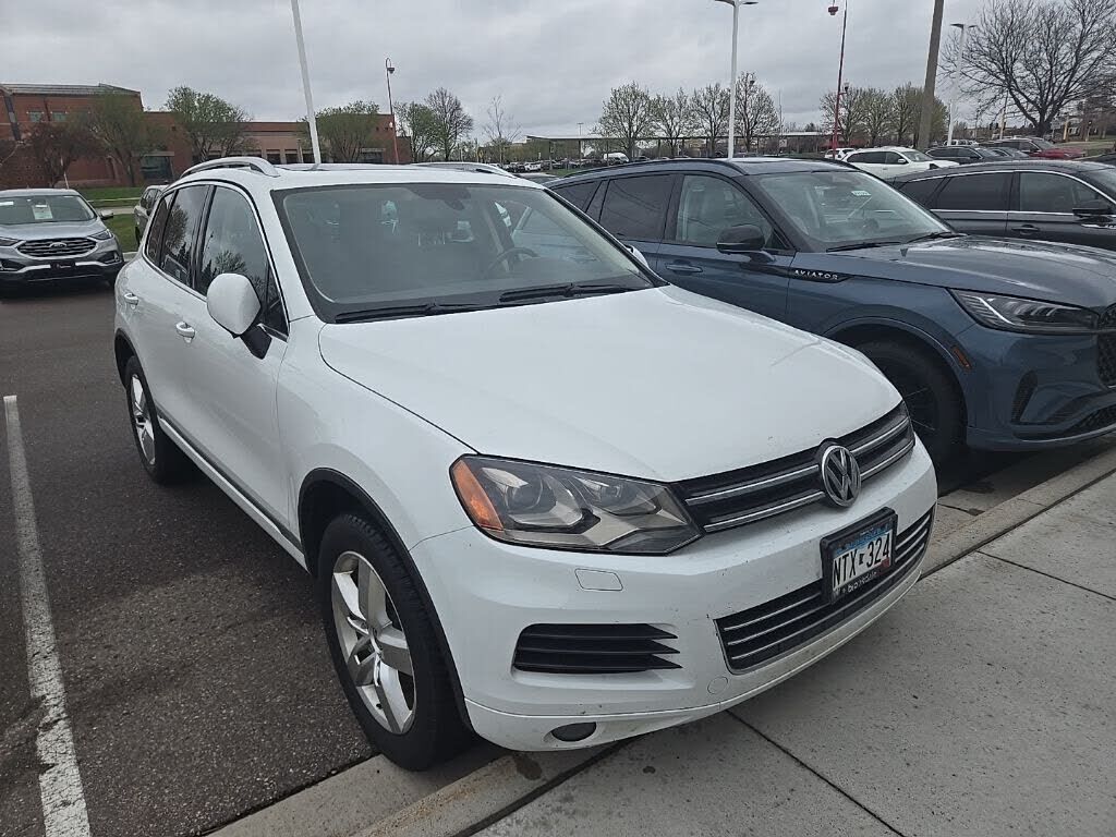 2013 VOLKSWAGEN Touareg