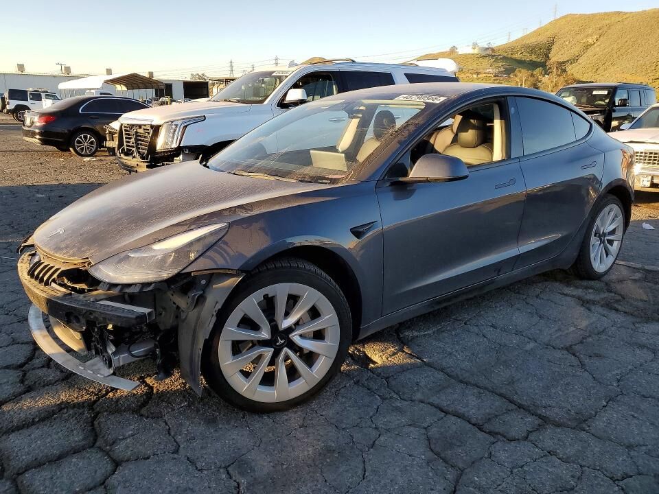 2022 TESLA Model 3