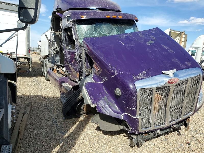 2015 PETERBILT 579